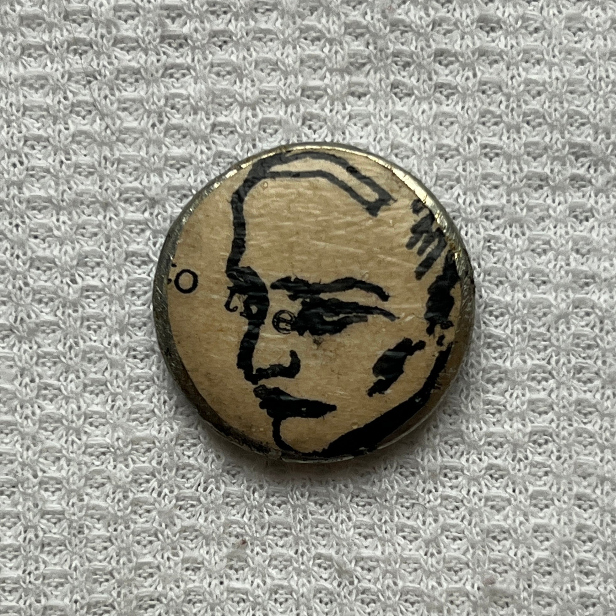 "Mannequin" Small Pin