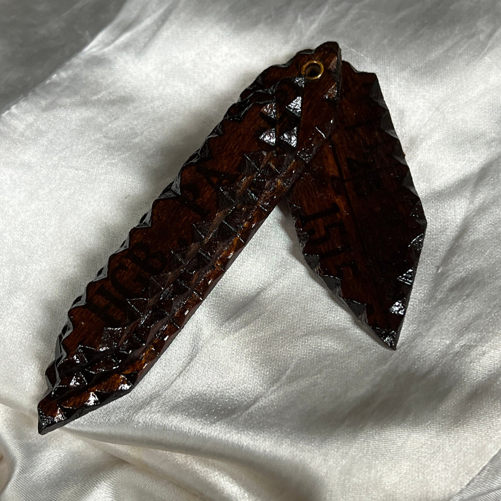 Articulated Tramp Brooch