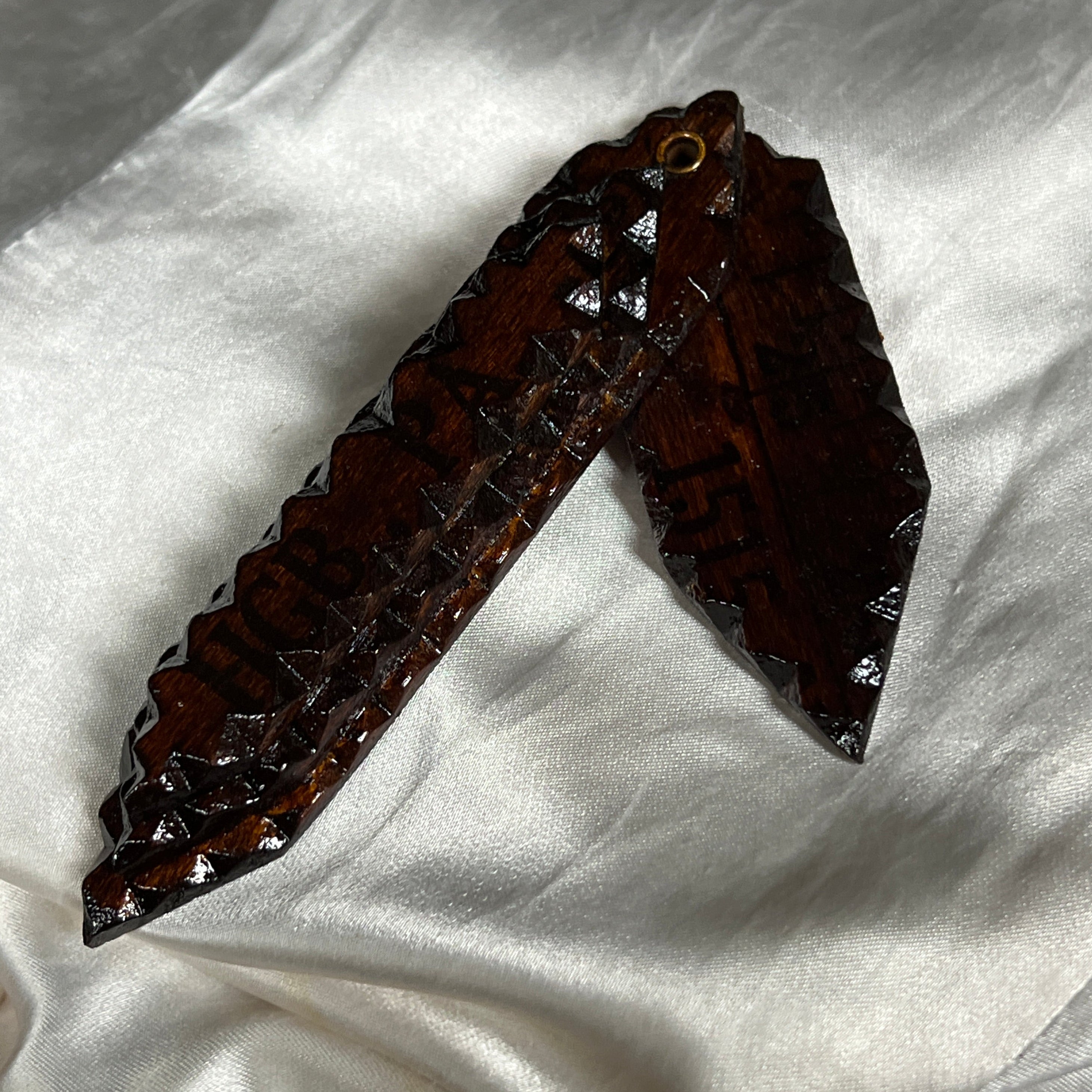 Articulated Tramp Brooch