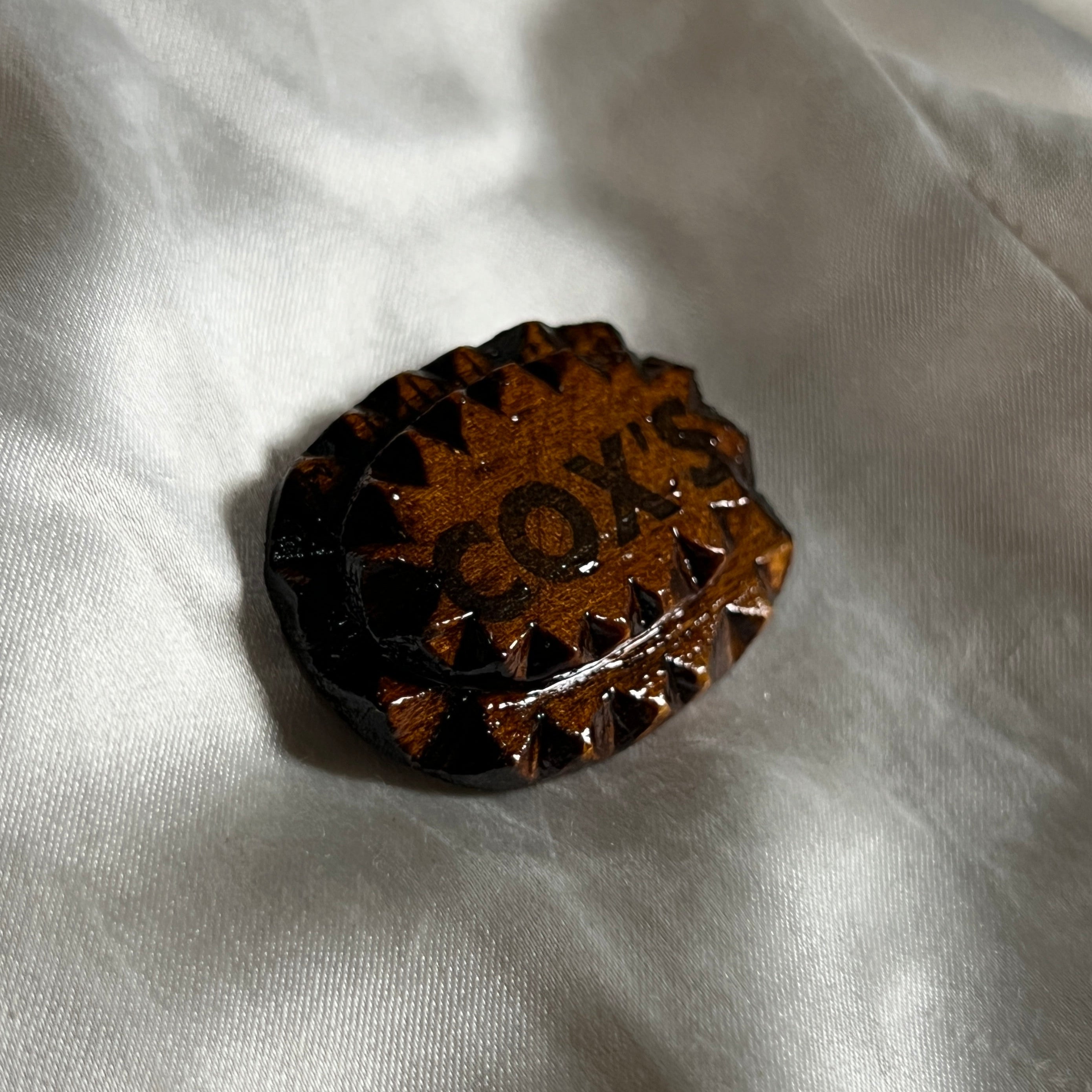 Cox's Tramp Brooch